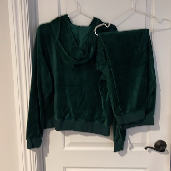 Brand new women set green so fabulous - Picture 5 of 7